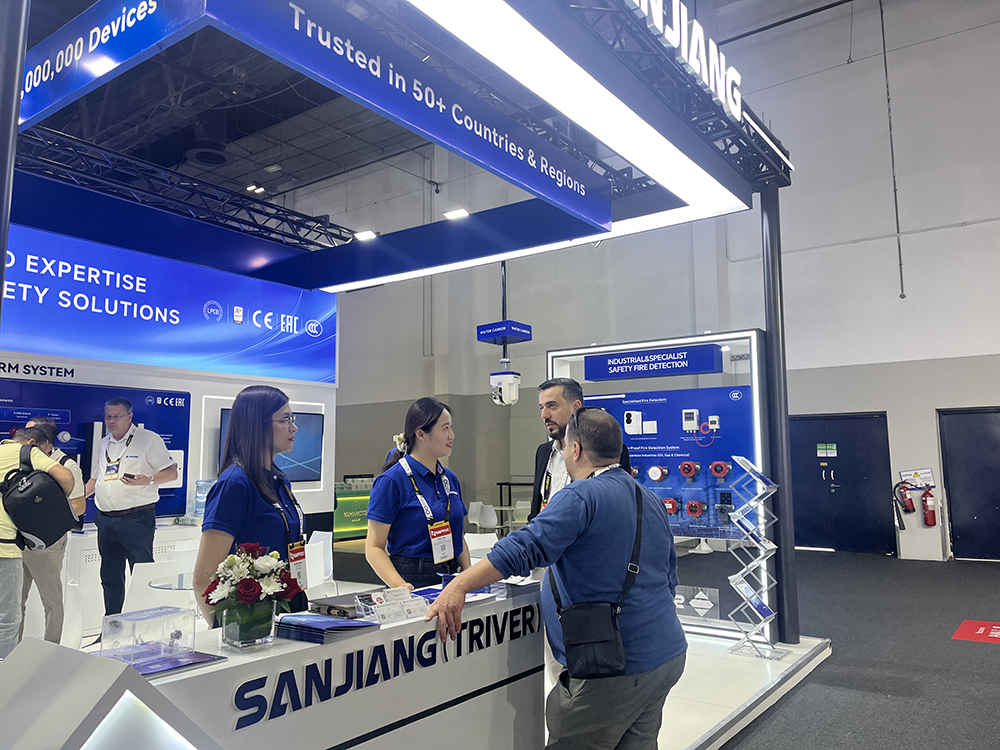 客戶交流-3.JPG 客戶交流-3.JPG